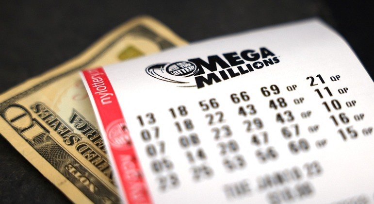 Prêmio da loteria Mega Millions acumulou em R$ 7 bilhões MIKE SEGAR/REUTERS - 10.1.2023